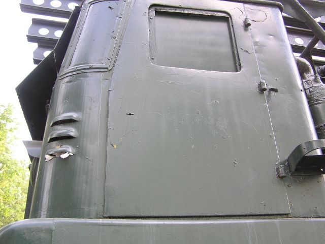 Левая дверь кабины трактора СТЗ-5
