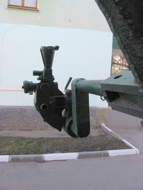 Фрагмент пусковой установки БМ-13