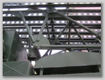 Вид слева на переднюю-нижнюю часть пусковой установки М-13