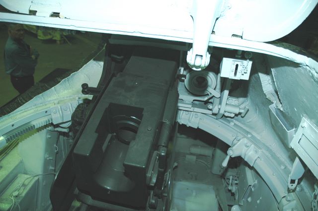 Вид на казённик орудия Ф-34 сверху-сзади