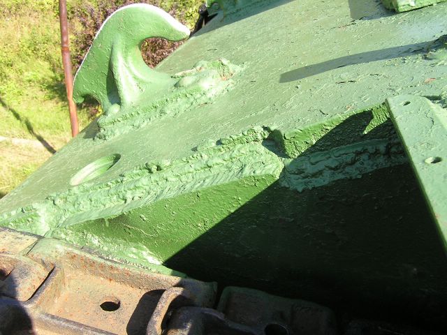 Соединение борта и верхней лобовой детали корпуса танка