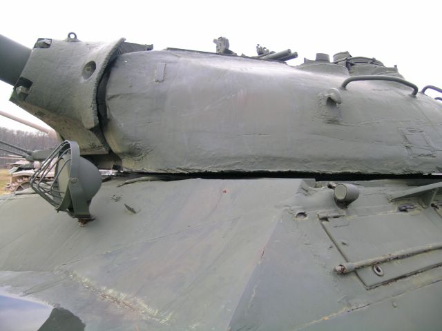 Левая-передняя часть башни танка