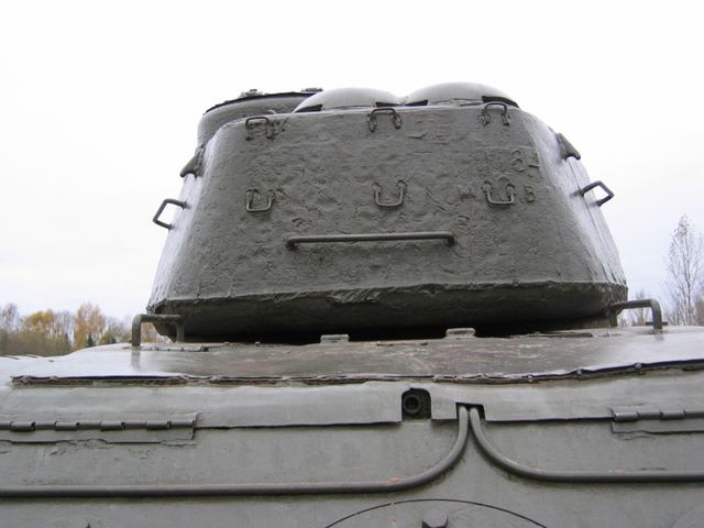 Вид сзади на башню танка